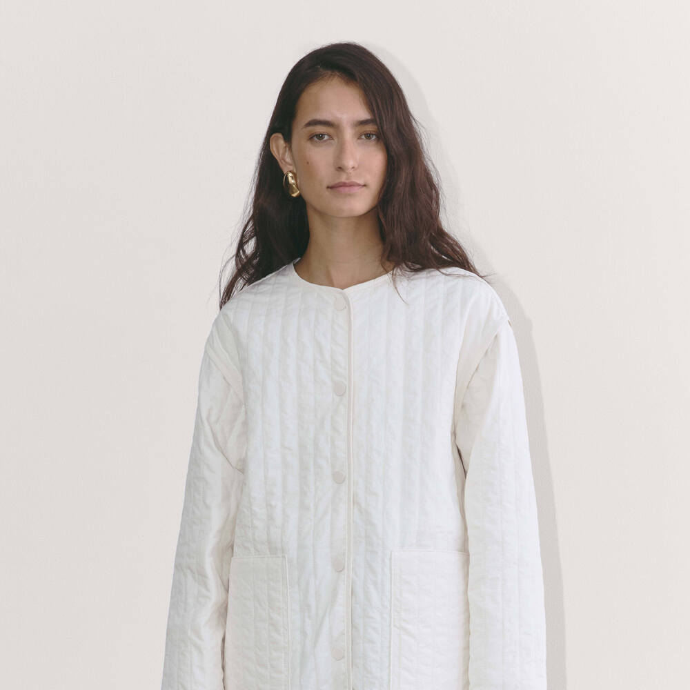 NWT - Everlane Women's Midi Quilted Liner in Bone White, Size Small